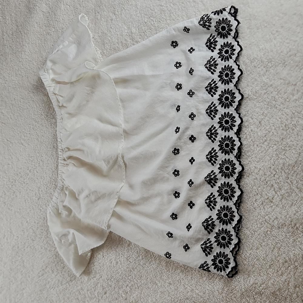 OLD NAVY peasant ruffle blouse top size Medium. So cute! - Picture 3 of 8